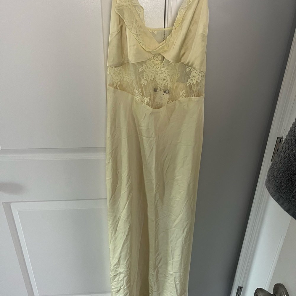 Elegant Cream Lace Nightgown